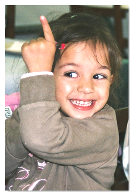 images/smiejaca się dziewczynka.png33a64.png